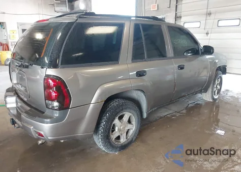 2005 Chevrolet Trailblazer Ls z USA, uszkodzony, nr VIN 1GNDT13S352310528